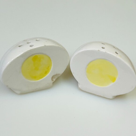 Hard Boiled Egg Halves Salt And Pepper Shakers Vintage Ceramic. - Picture 3 of 9